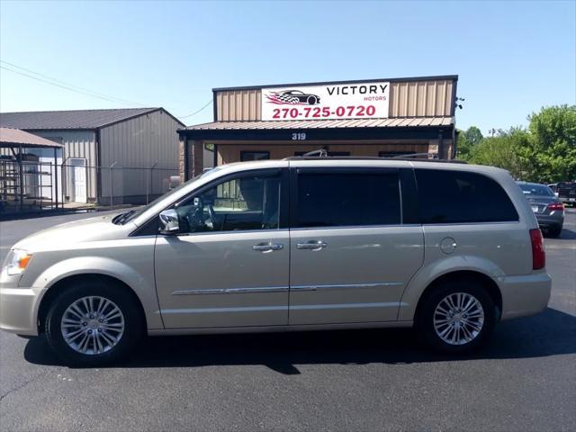 2016 Chrysler Town & Country