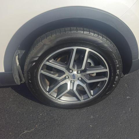 Photo of 2017 WHITE Ford Explorer