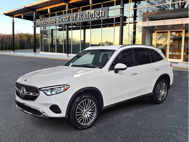 Photo of 2025 Polar White Mercedes-Benz GLC 300