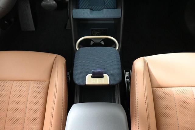 Photo of 2025 Blue MINI Countryman