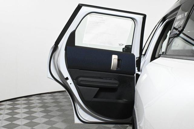 Photo of 2025 White Metallic MINI Countryman