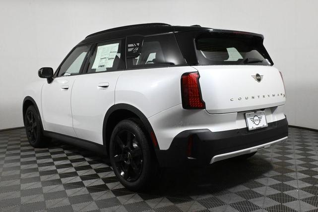 Photo of 2025 White Metallic MINI Countryman