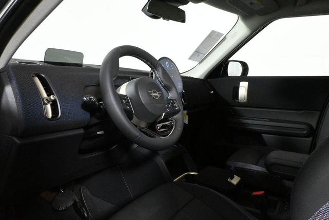 Photo of 2025 White Metallic MINI Countryman