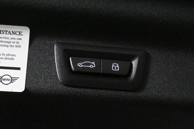 Photo of 2025 White Metallic MINI Countryman