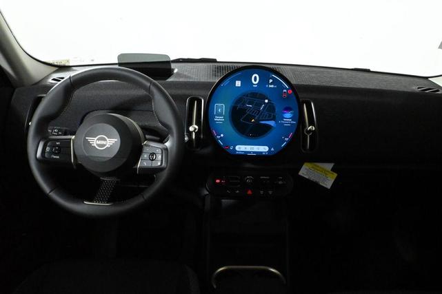 Photo of 2025 White Metallic MINI Countryman