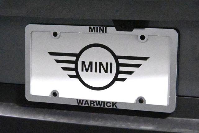 Photo of 2025 Green Metallic MINI Countryman