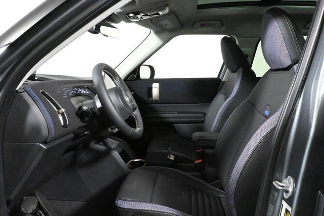 Photo of 2025 Green Metallic MINI Countryman