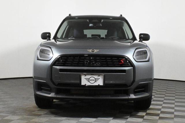 Photo of 2025 Green Metallic MINI Countryman