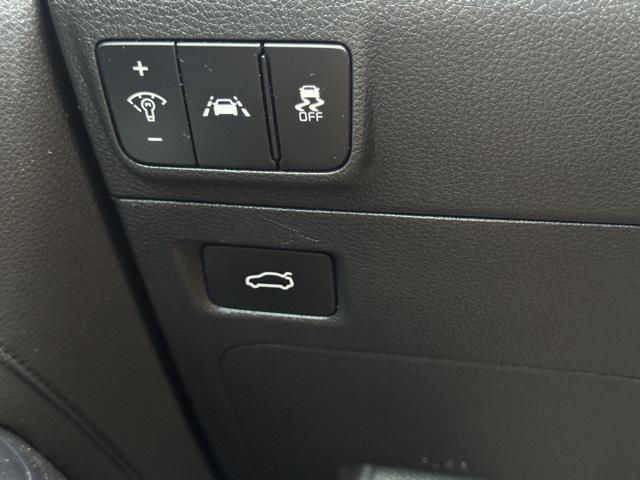 Photo of 2023 Wolf Gray Kia K5