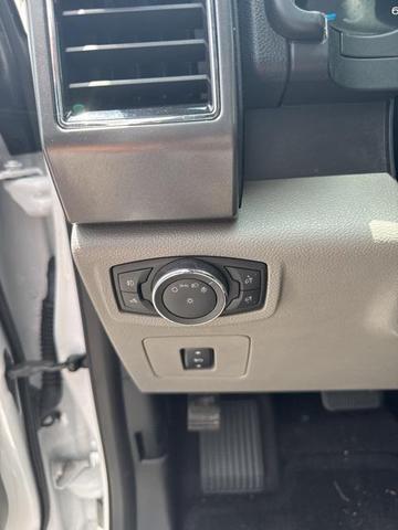 Photo of 2017 Oxford White Ford F-150
