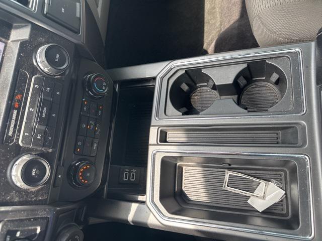 Photo of 2017 Oxford White Ford F-150