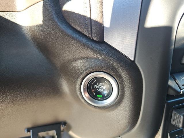 Photo of 2019 White Frost Tricoat GMC Sierra 1500