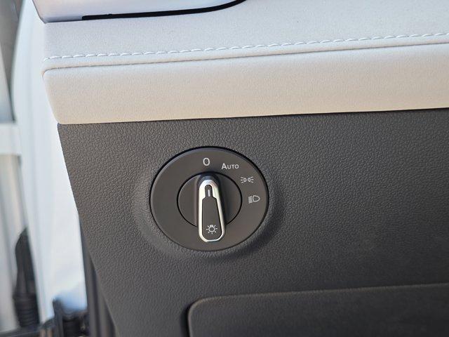 Photo of 2025 Pure White Volkswagen Taos