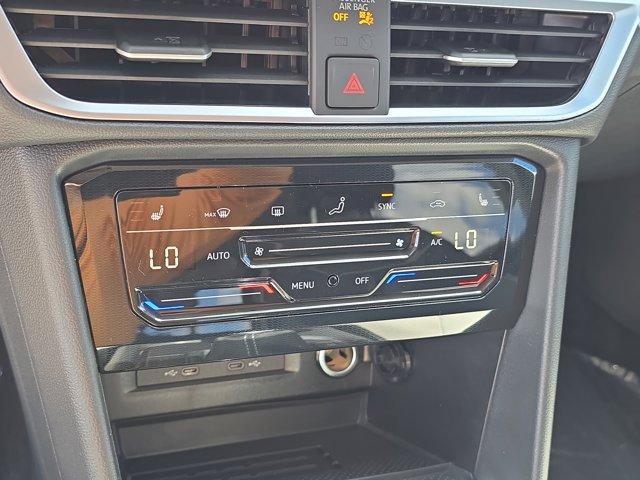 Photo of 2025 Pure White Volkswagen Taos