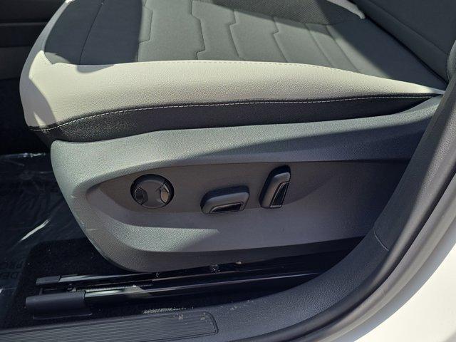 Photo of 2025 Pure White Volkswagen Taos