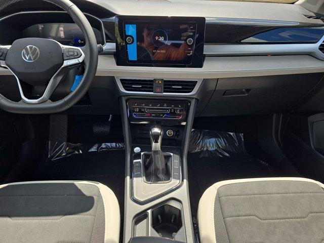 Photo of 2025 Pure White Volkswagen Taos