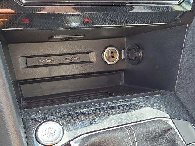 Photo of 2025 Pure White Volkswagen Taos
