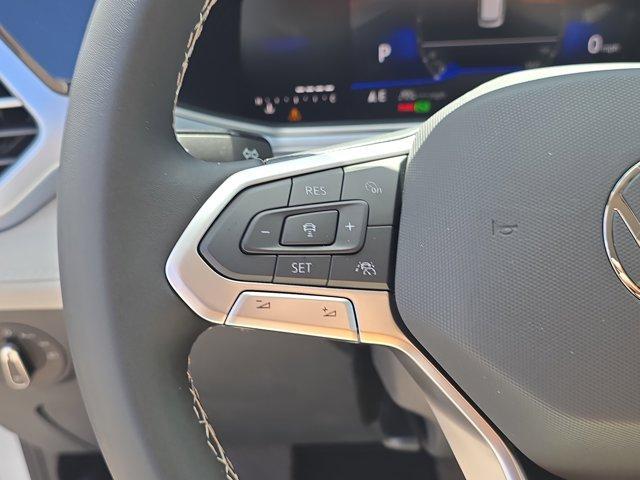 Photo of 2025 Pure White Volkswagen Taos