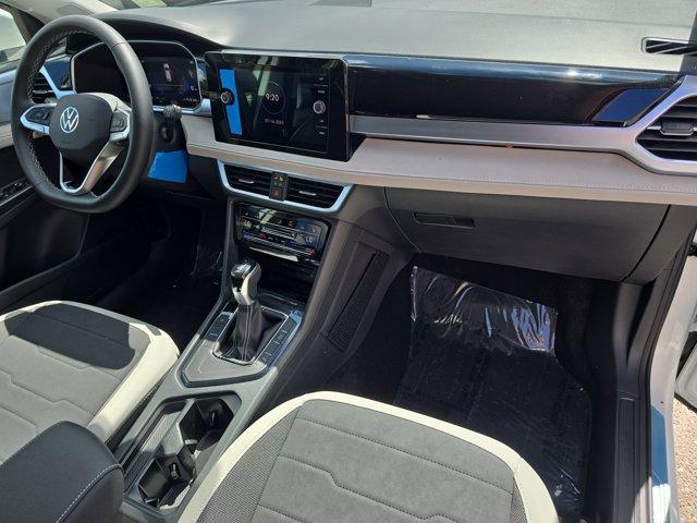 Photo of 2025 Pure White Volkswagen Taos
