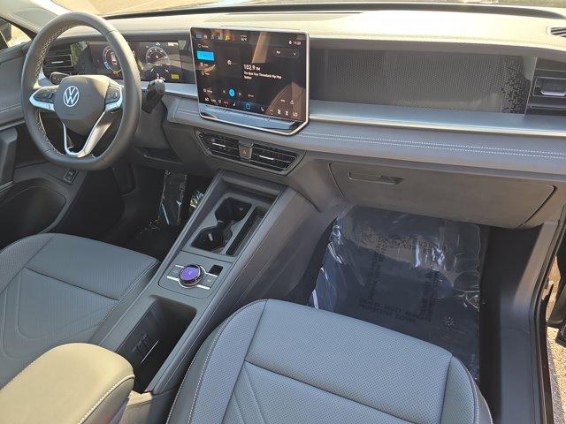 Photo of 2025 Deep Black Pearl Effect Volkswagen Tiguan