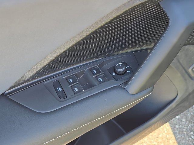 Photo of 2025 Deep Black Pearl Effect Volkswagen Tiguan