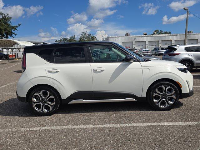 Photo of 2025 Clear White / Black Roof Kia Soul