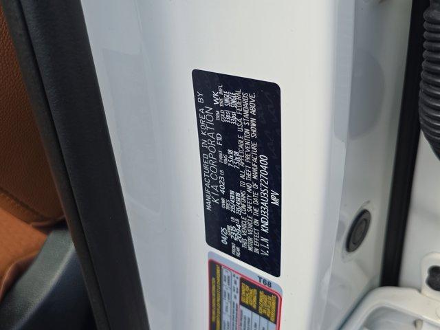Photo of 2025 Clear White / Black Roof Kia Soul