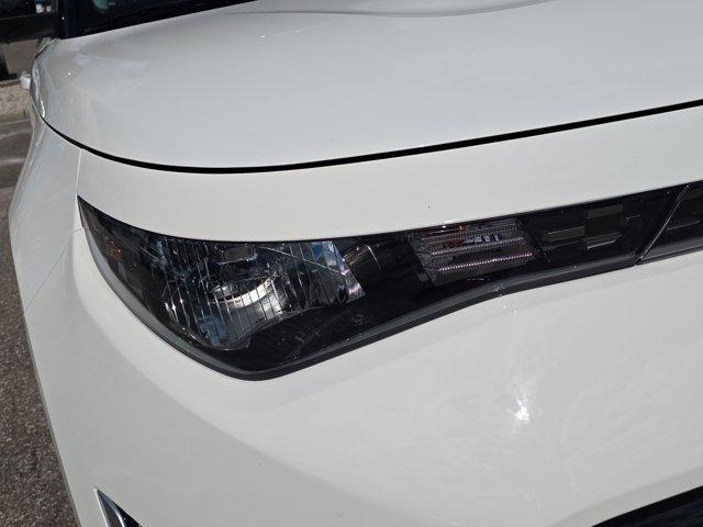 Photo of 2025 Clear White / Black Roof Kia Soul