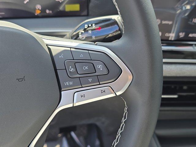 Photo of 2025 Pure White Volkswagen Tiguan