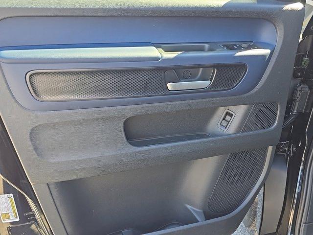 Photo of 2025 Deep Black Pearl Effect Volkswagen ID. Buzz