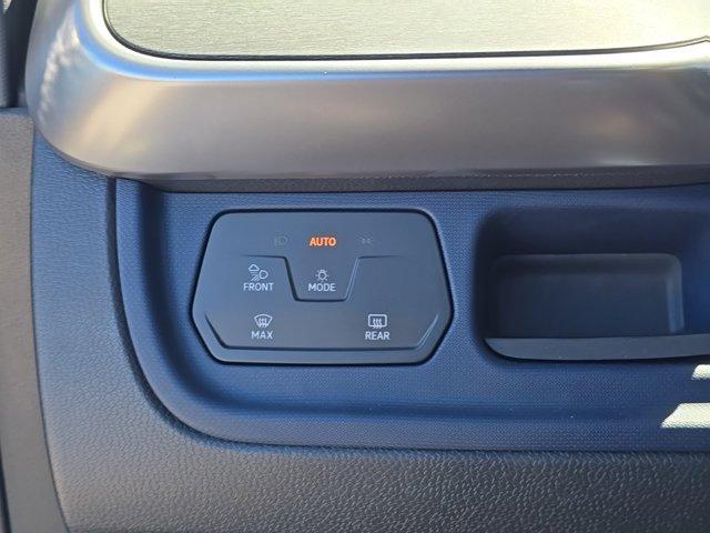 Photo of 2025 Deep Black Pearl Effect Volkswagen ID. Buzz