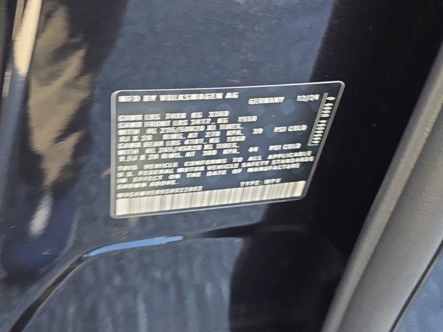 Photo of 2025 Deep Black Pearl Effect Volkswagen ID. Buzz