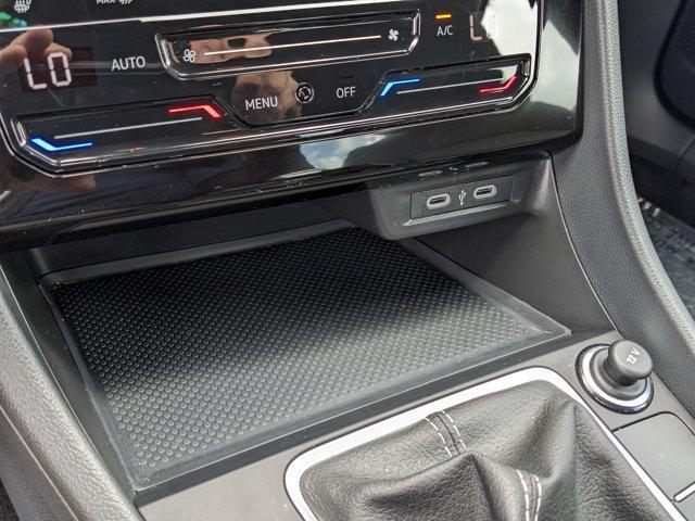 Photo of 2025 Deep Black Pearl Effect Volkswagen Jetta