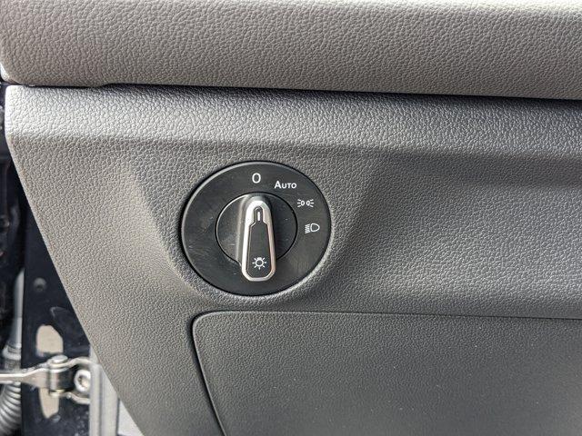 Photo of 2025 Deep Black Pearl Effect Volkswagen Jetta