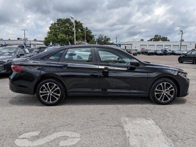 Photo of 2025 Deep Black Pearl Effect Volkswagen Jetta