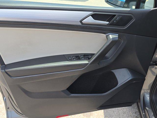 Photo of 2022 Platinum Gray Metallic Volkswagen Tiguan