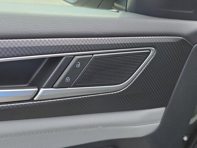 Photo of 2025 Avocado Green Pearl Volkswagen Atlas