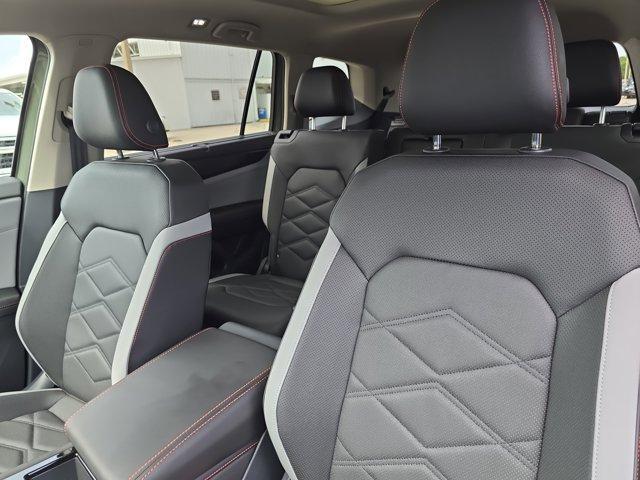 Photo of 2025 Avocado Green Pearl Volkswagen Atlas