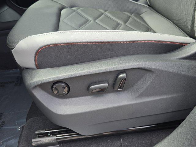 Photo of 2025 Avocado Green Pearl Volkswagen Atlas