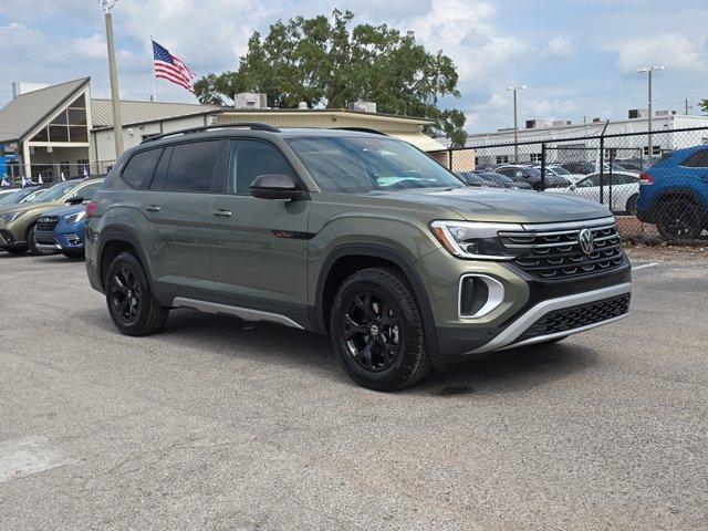 Photo of 2025 Avocado Green Pearl Volkswagen Atlas