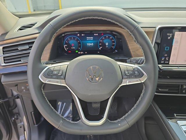 Photo of 2025 Silver Mist Metallic Volkswagen Atlas