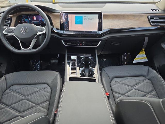 Photo of 2025 Silver Mist Metallic Volkswagen Atlas