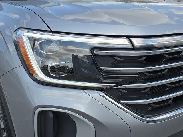 Photo of 2025 Silver Mist Metallic Volkswagen Atlas