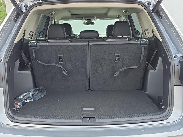 Photo of 2025 Silver Mist Metallic Volkswagen Atlas