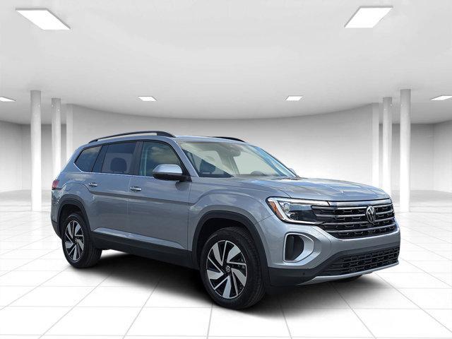 Photo of 2025 Silver Mist Metallic Volkswagen Atlas