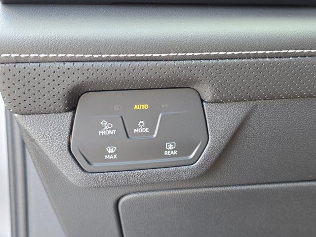 Photo of 2025 Silver Mist Metallic Volkswagen Atlas