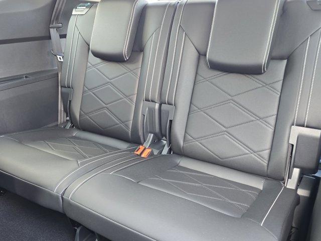 Photo of 2025 Silver Mist Metallic Volkswagen Atlas