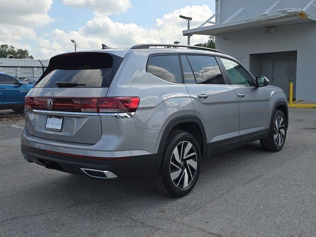 Photo of 2025 Silver Mist Metallic Volkswagen Atlas