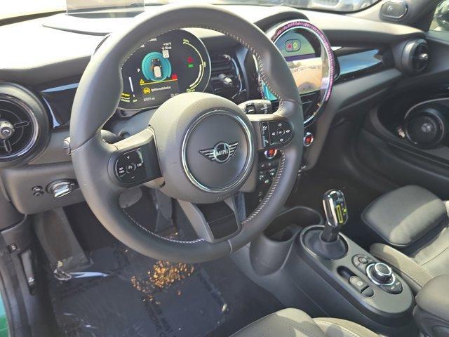 Photo of 2023 British Racing Green MINI SE Hardtop