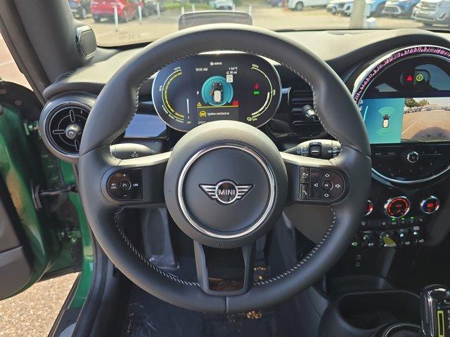 Photo of 2023 British Racing Green MINI SE Hardtop